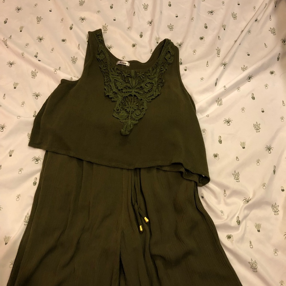 Green wide-legged set!